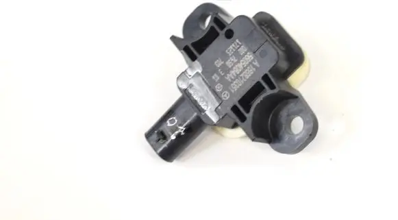Mercedes-Benz GL X166 Airbag deployment crash/impact sensor A1668210351
