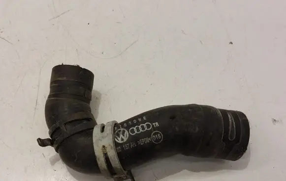 Engine coolant pipe/hose