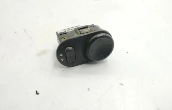Opel Zafira A Wing mirror switch 09226861 PT1413T