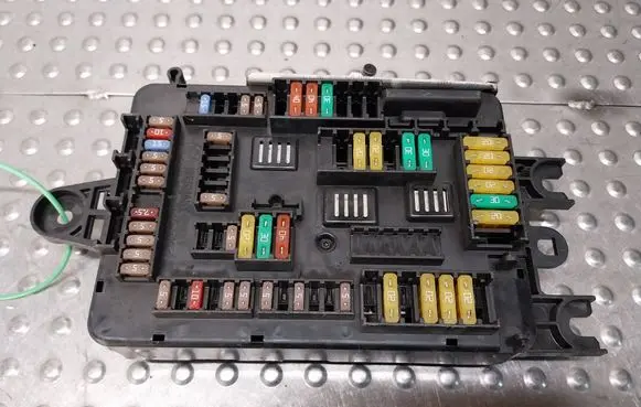BMW 3 F30 F35 F31 Fuse box set 9389070