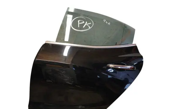 Maserati Ghibli Rear door