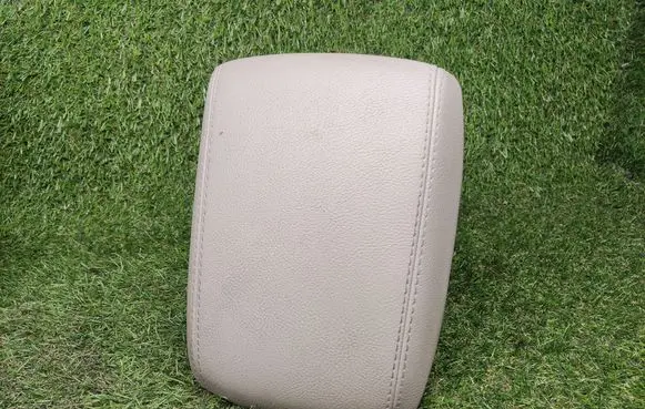 Ford Focus Armrest F1EBA045A06