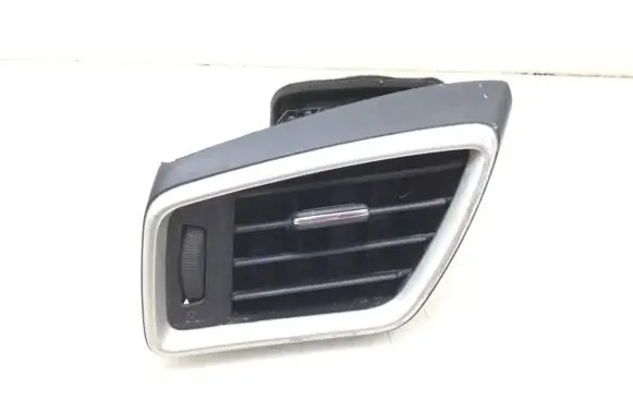 Nissan Qashqai Dashboard side air vent grill/cover trim 687614EA0A