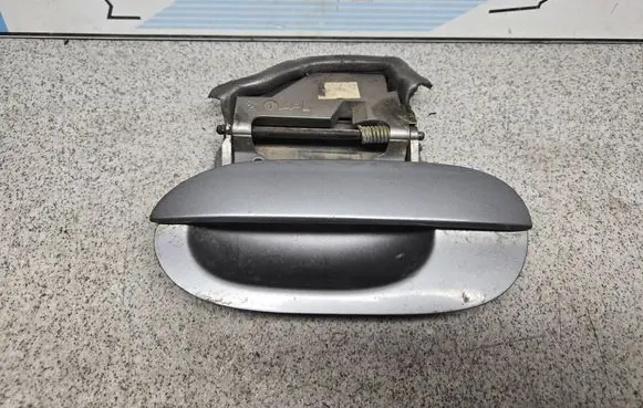 BMW 5 E39 Rear door exterior handle 51228245465