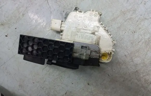 Porsche Panamera (970) Front door lock 8J1837015D
