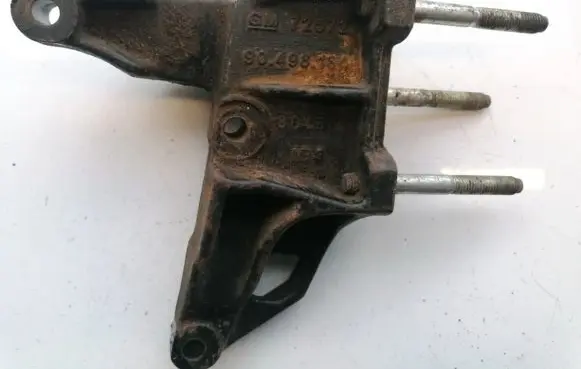 Opel Vectra B Engine mounting bracket 90498184 90.498.184