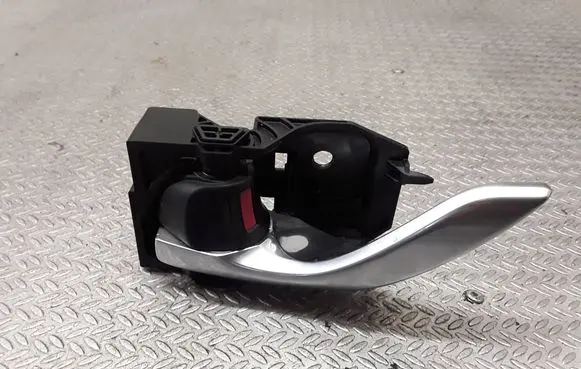 Mazda 6 Front door interior handle T8315