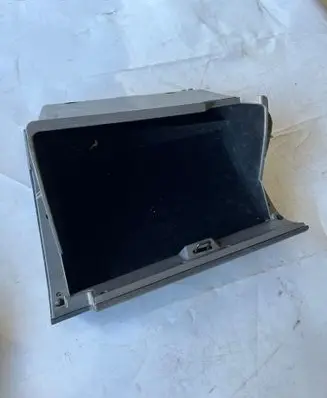 Toyota Prius (NHW20) Glove box 