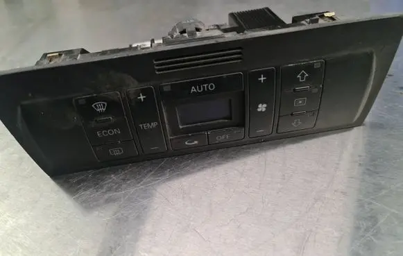 Audi A4 S4 B5 8D Climate control unit 8D0820043Q 5HB00790807