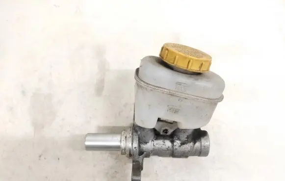 Subaru Outback Master brake cylinder