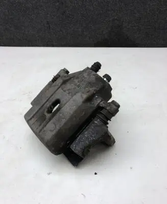 Toyota Prius (XW30) Front brake caliper