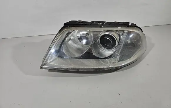Volkswagen PASSAT B5 Headlight/headlamp 3B0941015AN