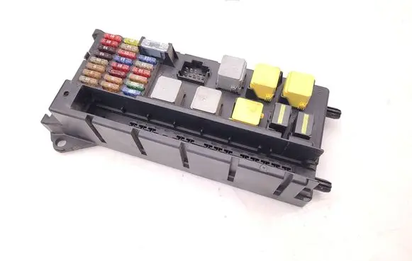Volkswagen Crafter Fuse module 9065450101 5B11F0117 06282011