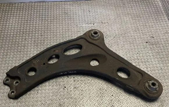 Opel Vivaro Front lower control arm/wishbone 8200395007 93853464