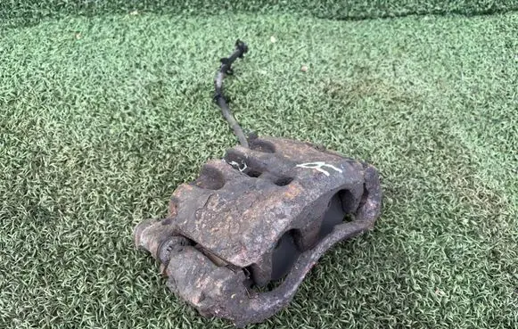 Iveco Daily 4th gen Front brake caliper 504139834 504120471