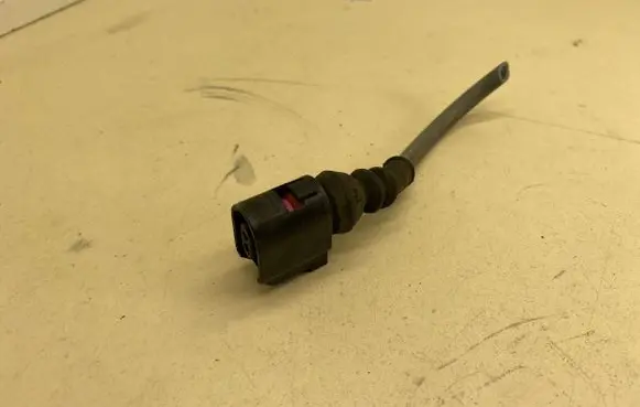 Porsche Macan (95B) Rear ABS sensor wiring 6E0973702