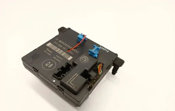 Mercedes-Benz E W211 Door control unit/module 2118201526
