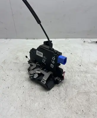 Skoda Fabia Mk1 (6Y) Rear door lock 6Y0839016A CZWL3A00711