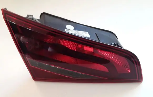 Audi A3 S3 8V Tailgate rear/tail lights 8V4945093