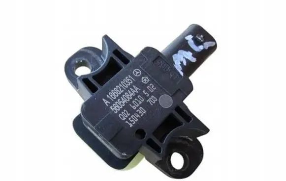 Maserati Quattroporte Airbag deployment crash/impact sensor