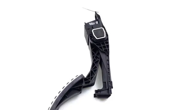 Mercedes-Benz R W251 Accelerator throttle pedal A1643000104