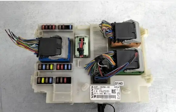 Volvo XC70 Fuse module AG9T14C256HC 31254837AC