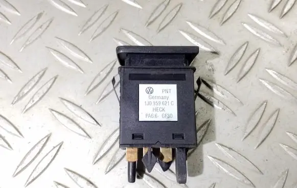 Volkswagen Golf IV Windscreen/window heater switch 1J0959621C