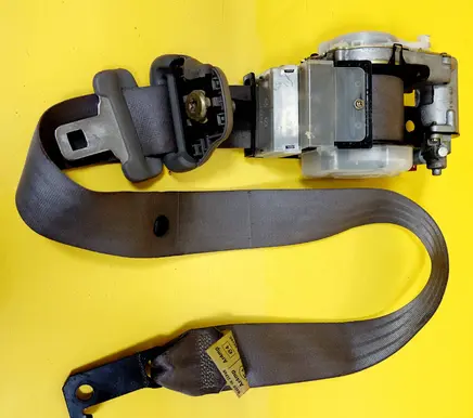 Subaru Forester SF Front seatbelt 0426160