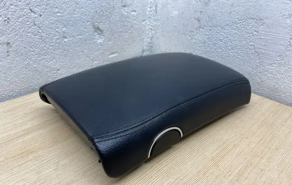 Mercedes-Benz CLS C219 Armrest