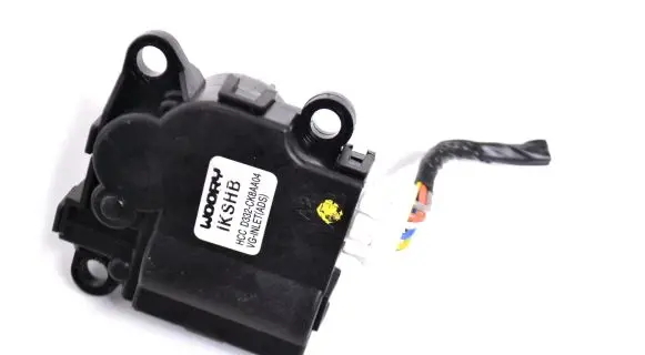 Tesla Model S Air flap motor/actuator D332CK8AA04