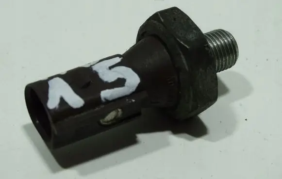 Volkswagen PASSAT B6 Oil pressure sensor 038919081H