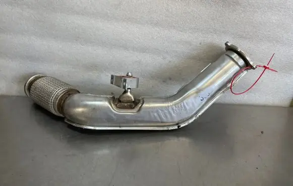 Audi A4 S4 B9 Coolant pipe/hose 