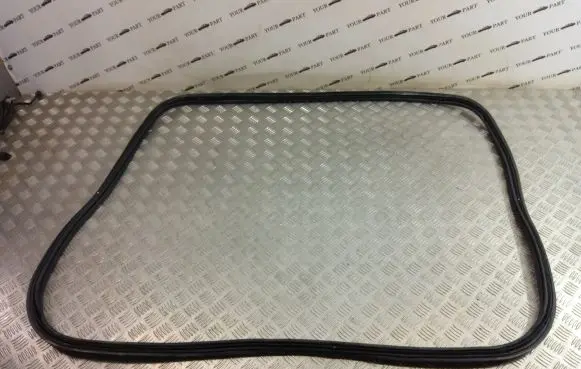 Toyota Highlander XU70 Trunk rubber seal (body) 