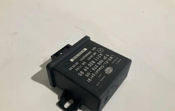 Mercedes-Benz E W211 Light module LCM A2118200985 0000032931 5DF00827805