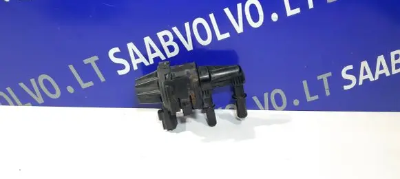 Engine mount vacuum valve