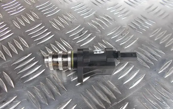 BMW X5M G05 F95 Turbo solenoid valve 7639993
