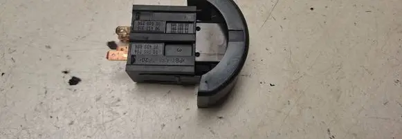 Opel Astra G Hazard light switch 90561384 90437427