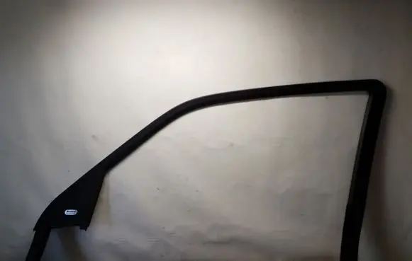 Chrysler 300 - 300C Other front door trim element 1AY76XXXAB
