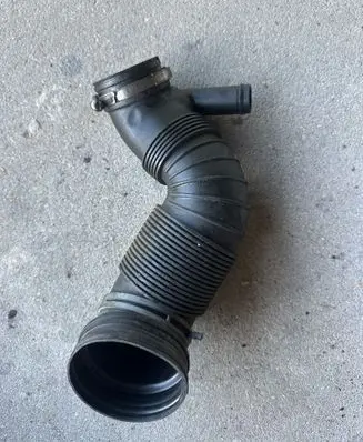 Audi A3 S3 8P Air intake hose/pipe 3C0129654P
