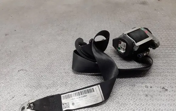 Volkswagen PASSAT CC Front seatbelt 3C1857706M