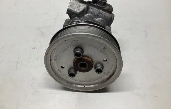 Volkswagen Touareg II Power steering pump 7P6422154A 7651955193 059145255G