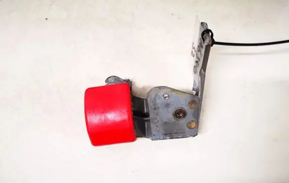 Volvo S40, V40 Engine bonnet (hood) release handle