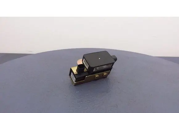 Volkswagen New Beetle ESP acceleration yaw rate sensor 1J1907637A