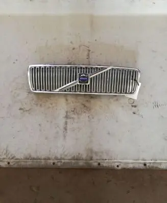 Volvo S80 Front bumper upper radiator grill 9178087