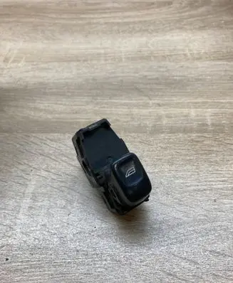 Volvo S60 Electric window control switch 8685288