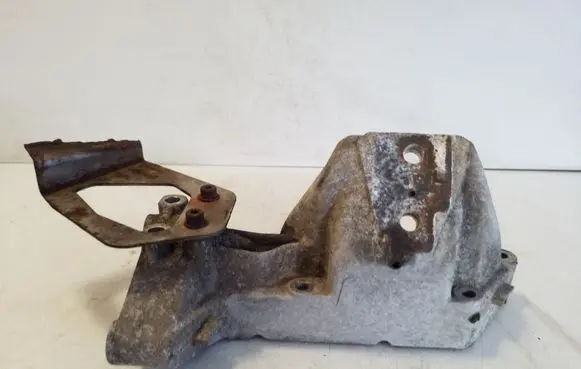 Iveco Daily 6th gen Engine mounting bracket 504386159