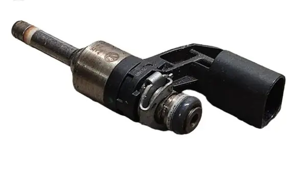 Volkswagen Golf V Fuel injector 03C906036F