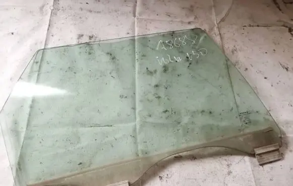 Volvo V50 Rear door window glass as2
