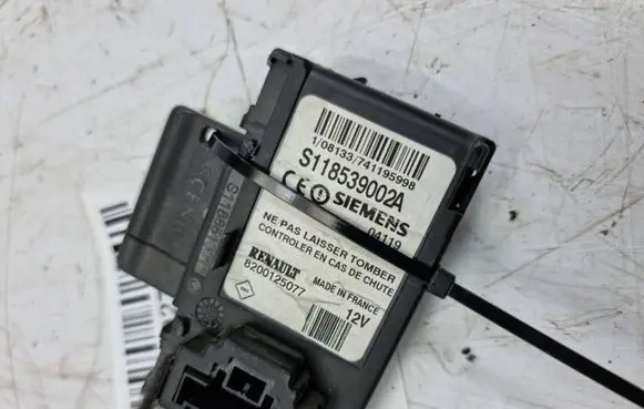 Renault Megane II Ignition lock 8200125077