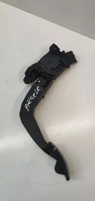 Peugeot 2008 II Accelerator throttle pedal 9827704480